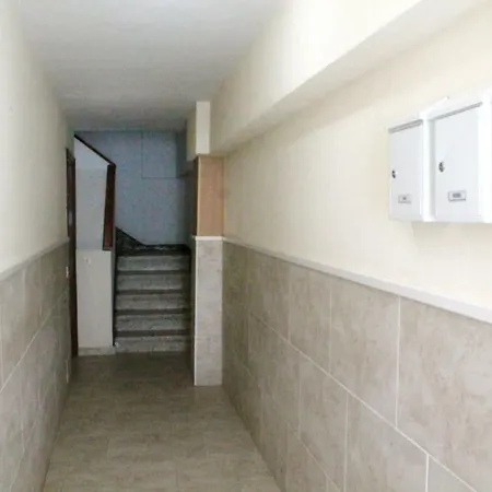 Piso Rustico En Casa De Piedra